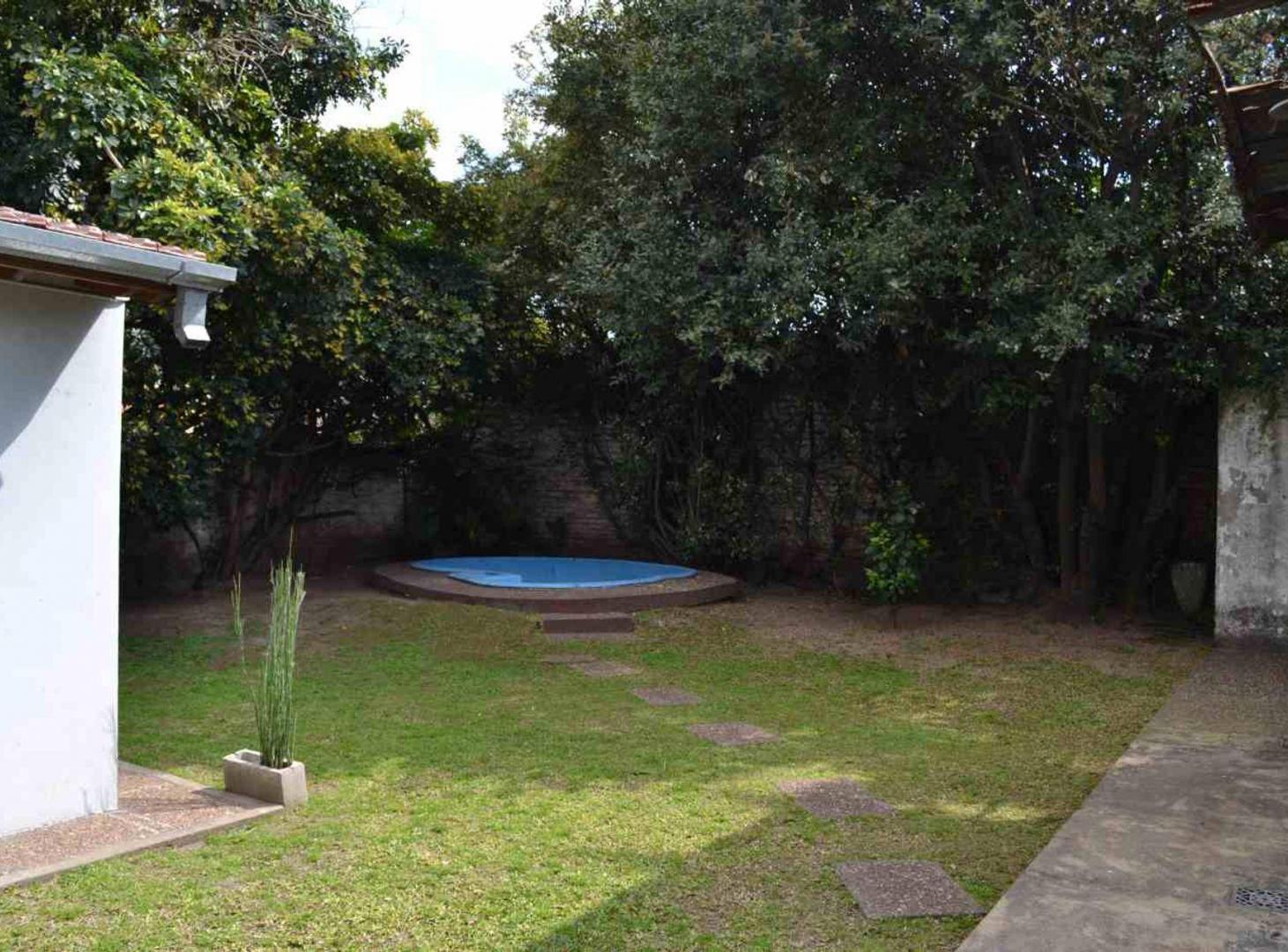 Foto de CASA EN VENTA LOMAS DE ZAMORA CON JARDIN Y GALPON, imagen 4