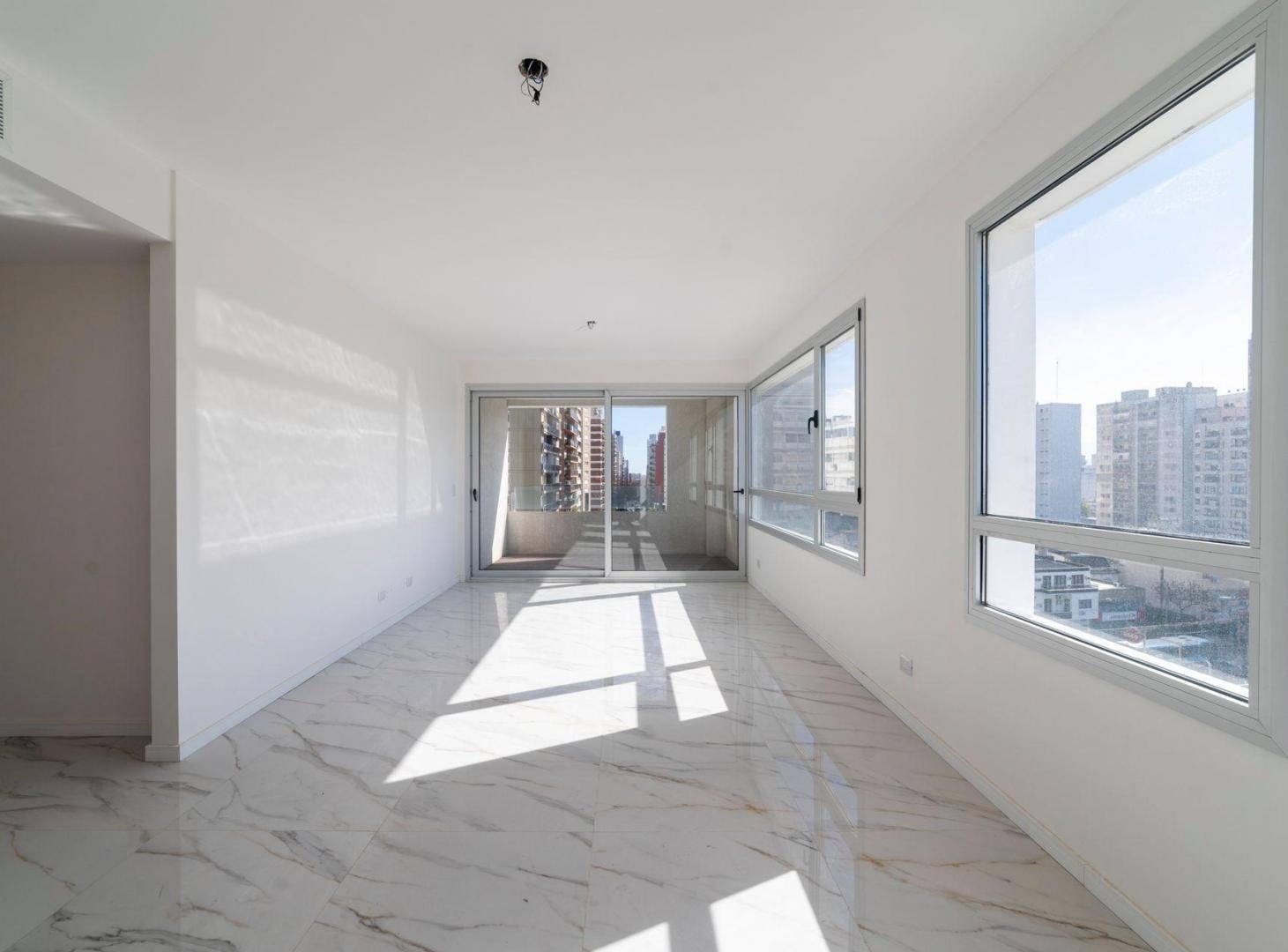 Foto de VENTA EXCLUSIVO DTO LAS LOMITAS 3AMB c/2 COCHERAS, imagen 3