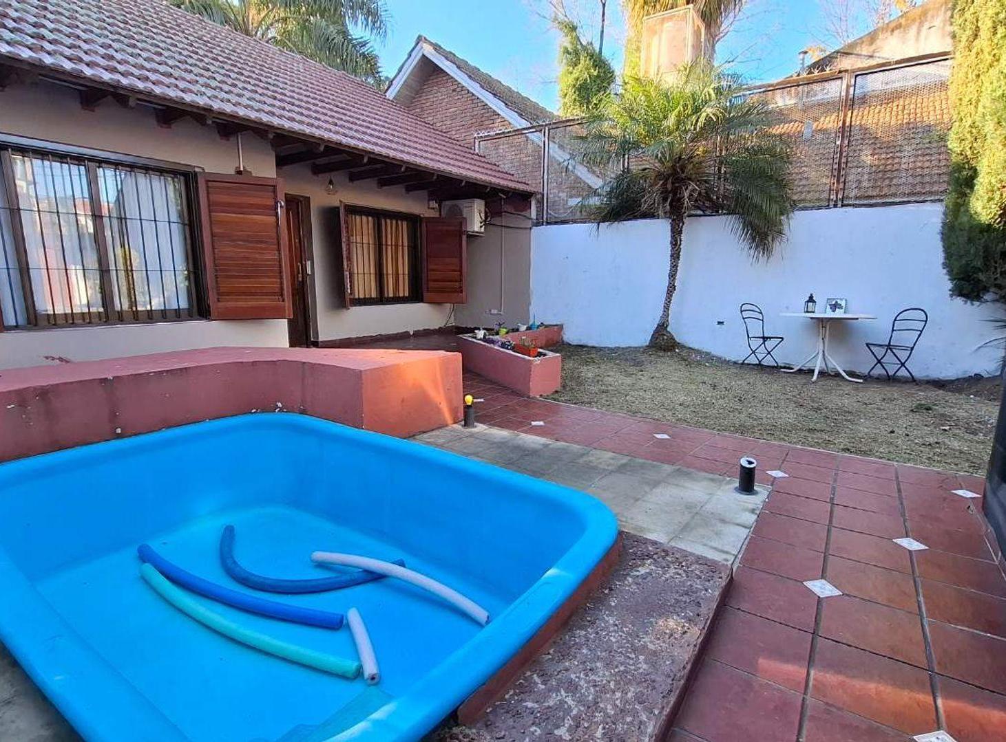 Foto de CASA 4 AMBIENTES VENTA TEMPERLEY JARDIN CON PILETA, imagen 4