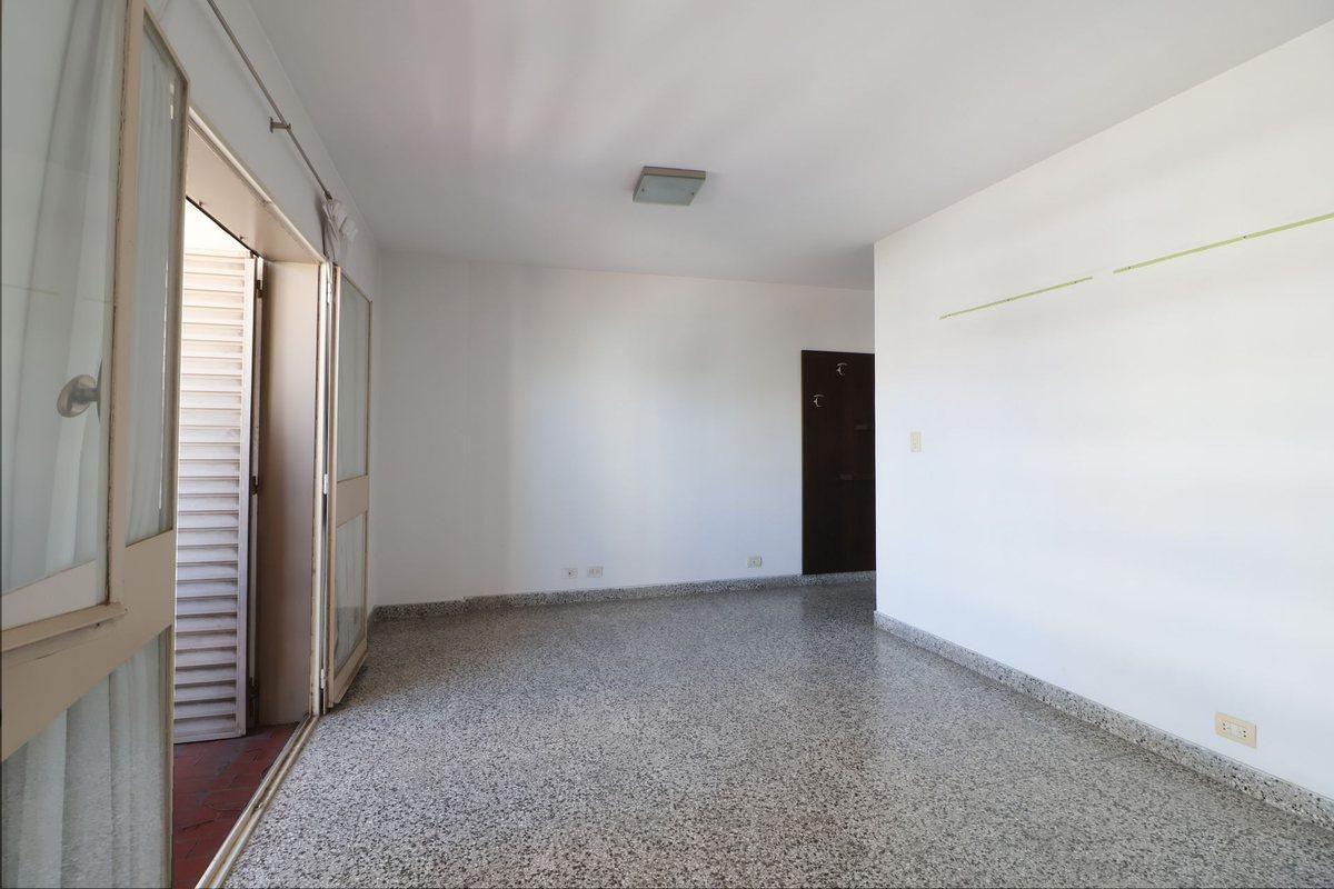 Foto de DEPARTAMENTO 4 AMBIENTES VENTA LOMAS DE ZAMORA, imagen 2