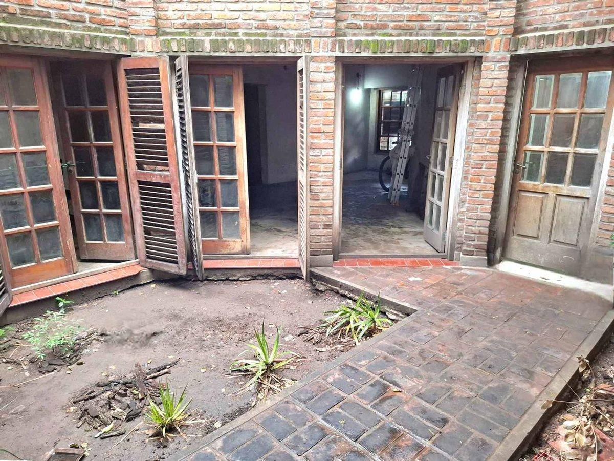 Foto de CASA 4 AMBIENTES A REFACCIONAR VENTA LOMAS, imagen 2