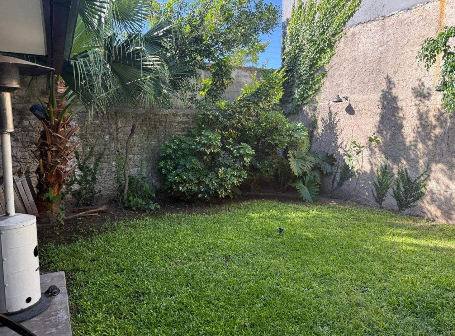 Foto de CASA 3 AMBIENTES VENTA LLAVALLOL JARDÍN COCHERA, imagen 4