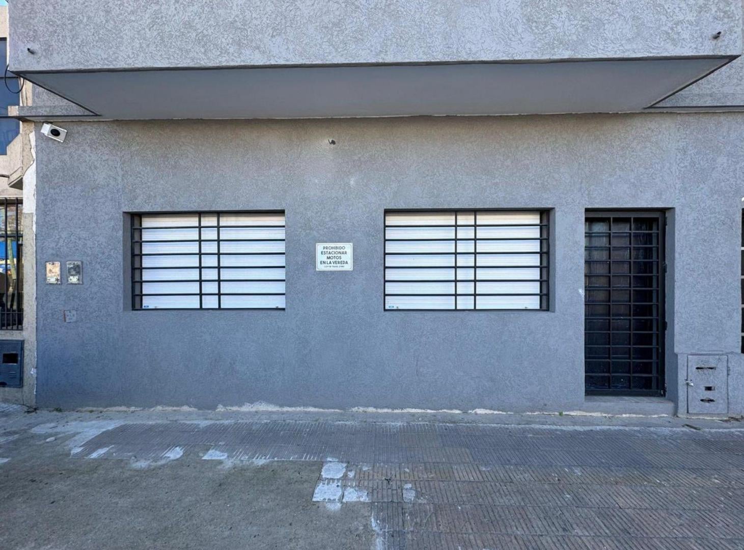 Foto de PH AL FRENTE 2 AMBIENTES VENTA LLAVALLOL ESTRENAR, imagen 1