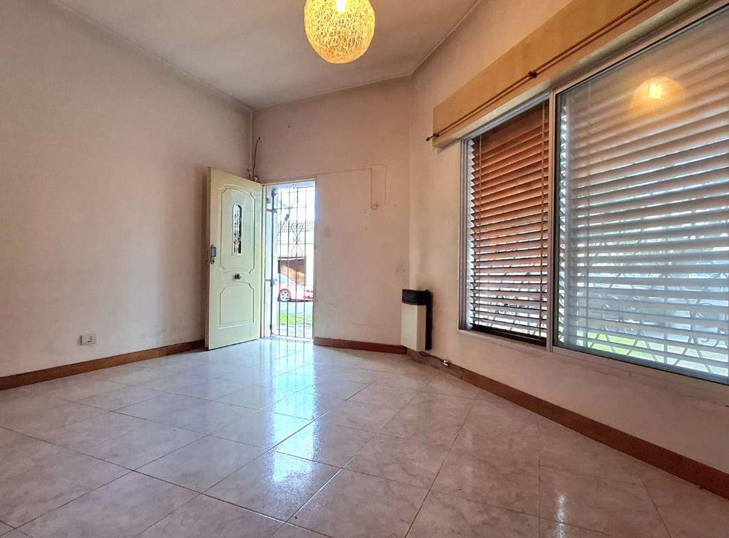 Foto de PH 3 AMBIENTES VENTA LANUS OESTE CON TERRAZA, imagen 1