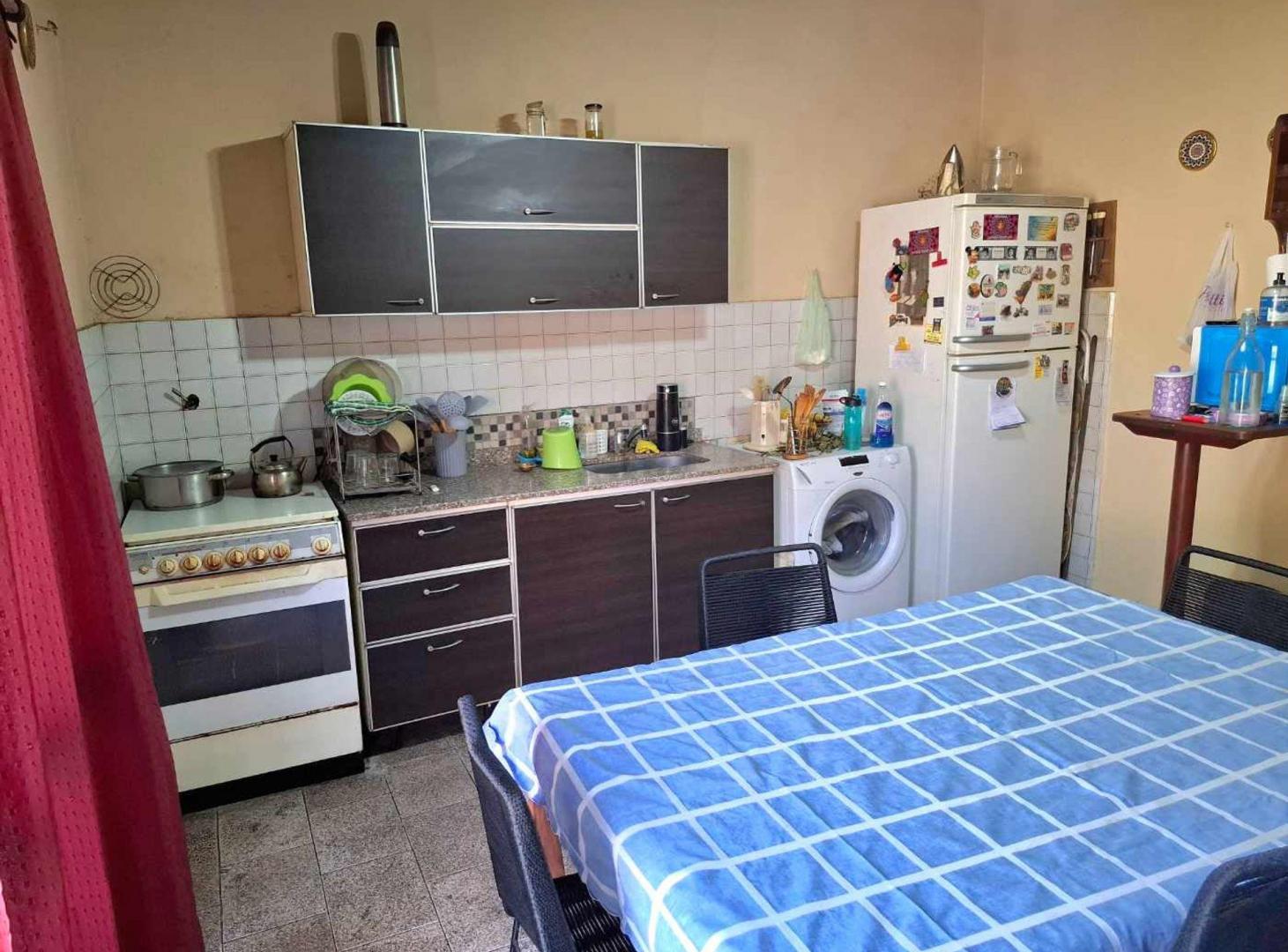 Foto de CASA 4 AMBIENTES VENTA TEMPERLEY JARDIN 2 FAMILIAS, imagen 4