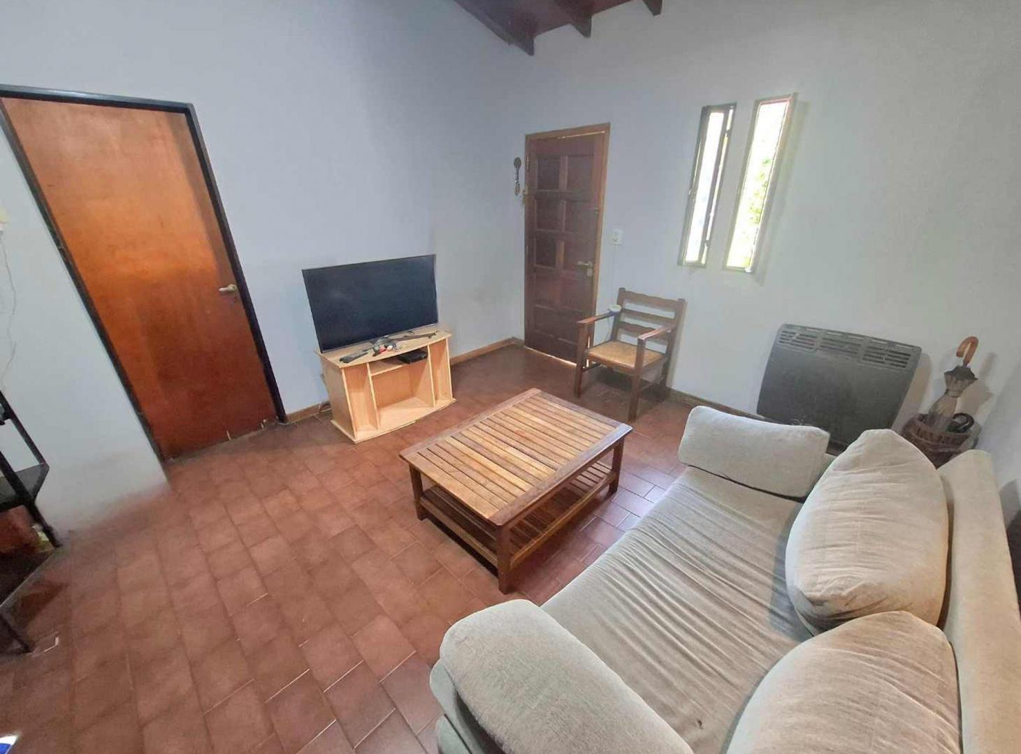 Foto de CASA 4 AMBIENTES VENTA TEMPERLEY JARDIN 2 FAMILIAS, imagen 2