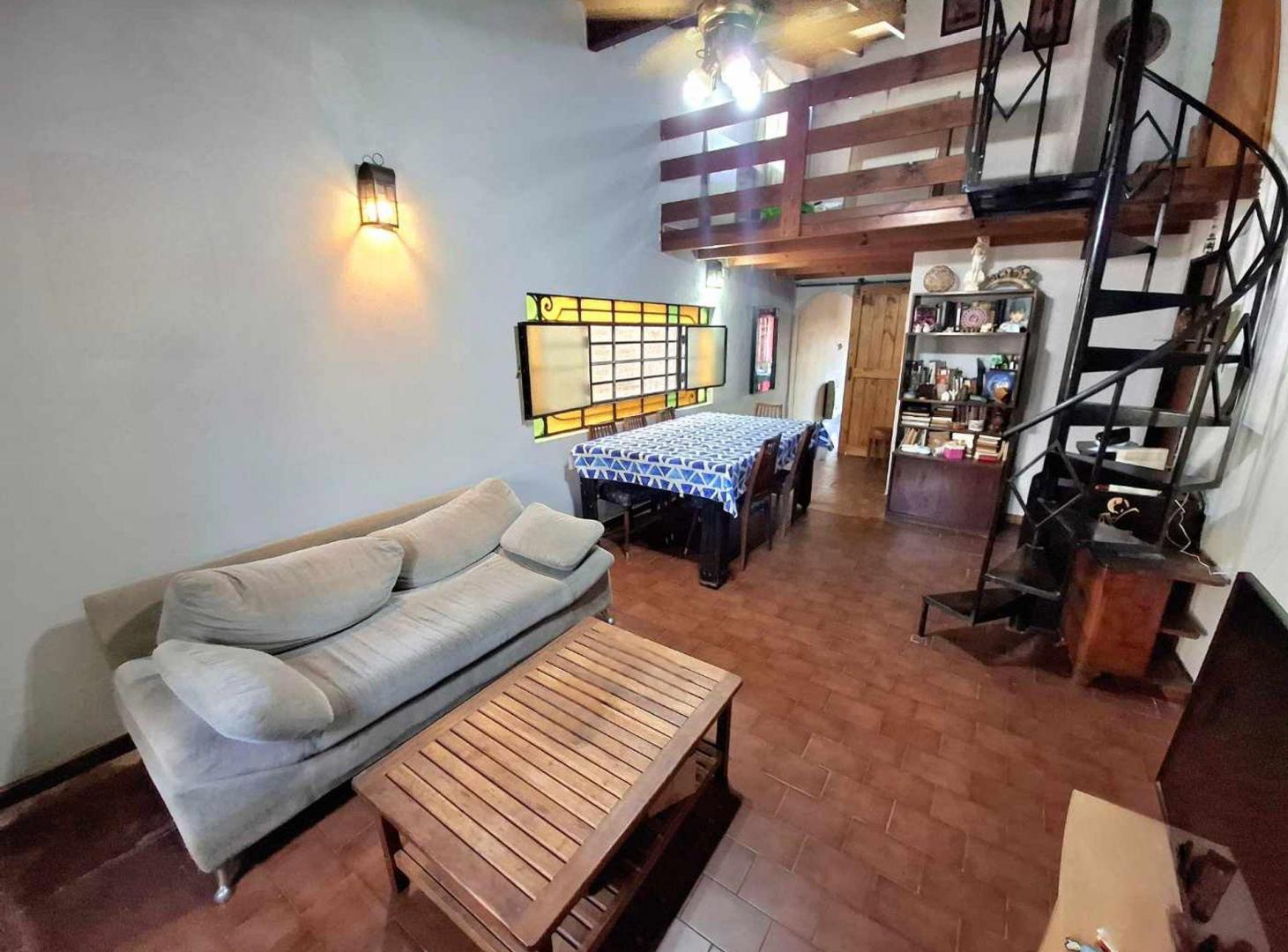 Foto de CASA 4 AMBIENTES VENTA TEMPERLEY JARDIN 2 FAMILIAS, imagen 3