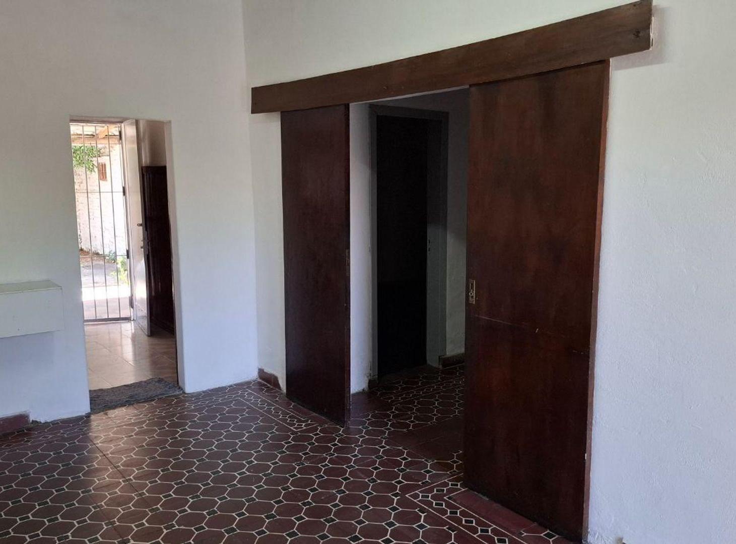 Foto de CASA 3 AMBIENTES VENTA BURZACO COCHERA Y PATIO, imagen 5