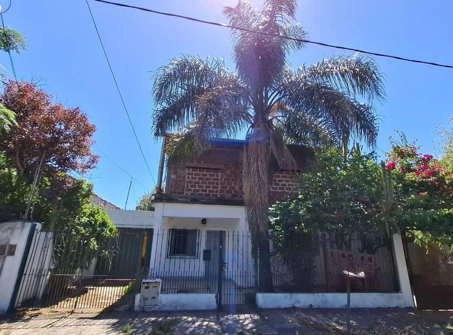 Foto de CASA 3 AMBIENTES VENTA BURZACO COCHERA Y PATIO, imagen 4