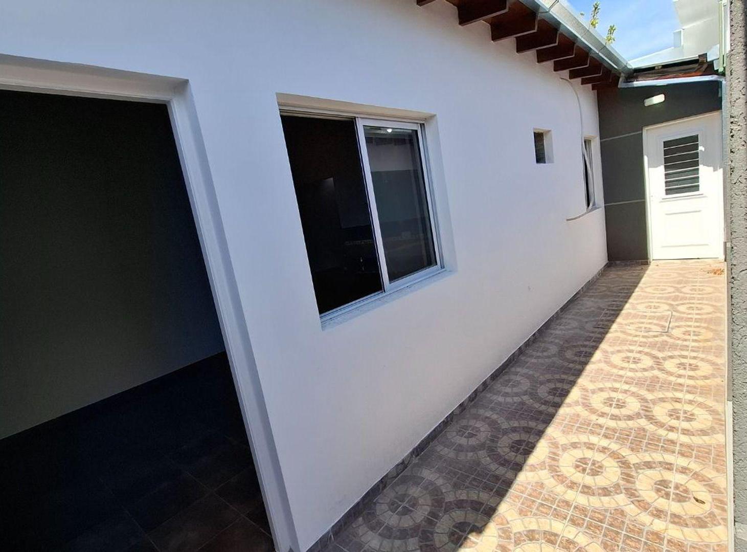 Foto de PH 2 AMBIENTES C PATIO ALQUILER GUILLON A ESTRENAR, imagen 1