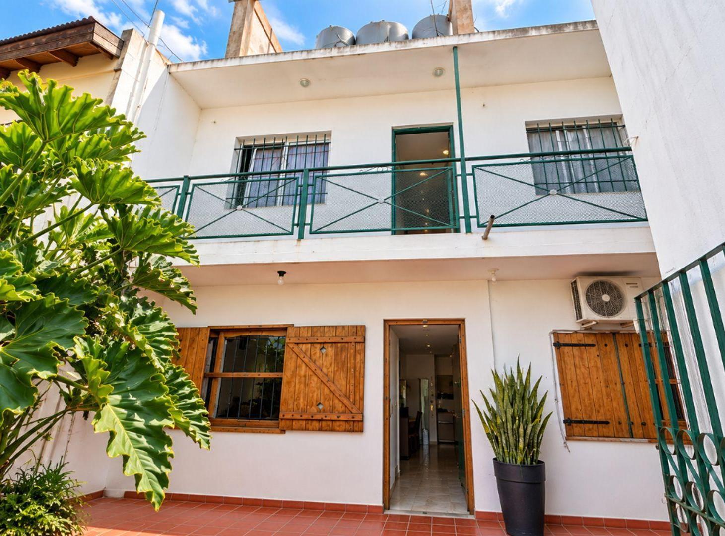 Foto de CASA EN VENTA CON 3 DEPARTAMENTOS + LOCAL, imagen 1
