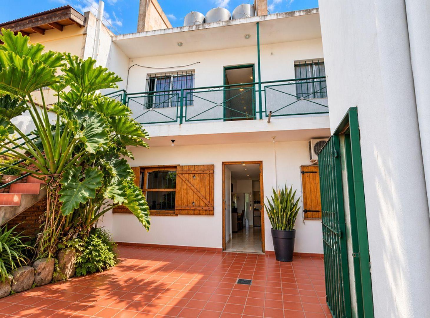 Foto de CASA EN VENTA CON 3 DEPARTAMENTOS + LOCAL, imagen 4