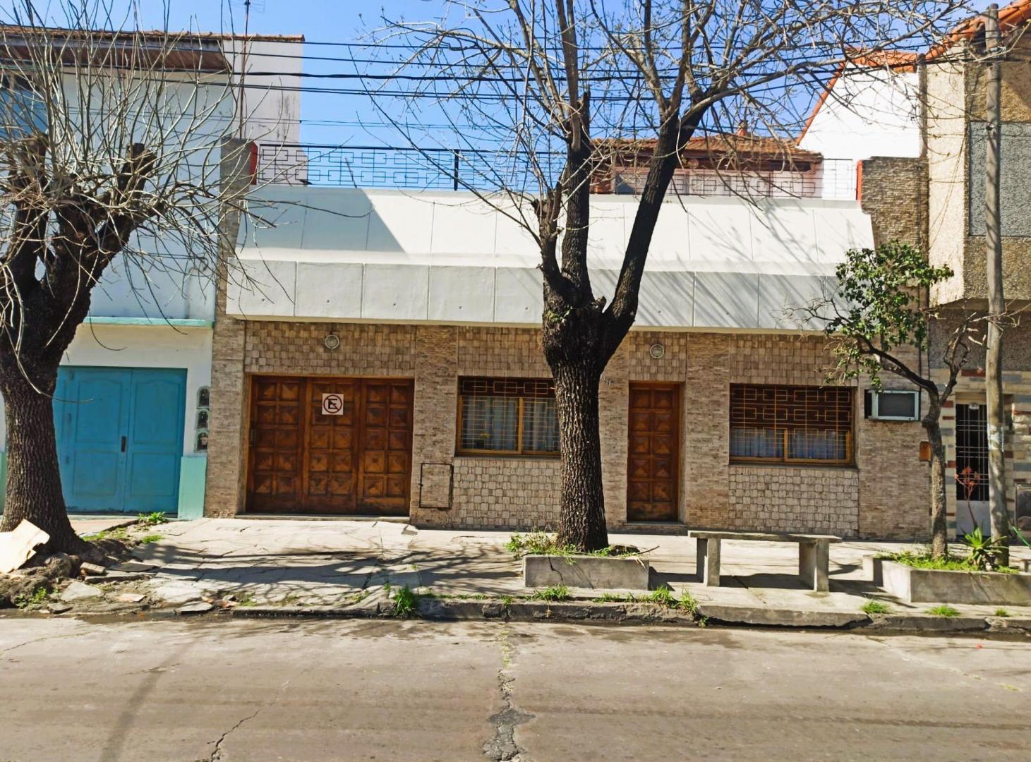 Foto de PH AL FRENTE VENTA LANUS CON GARAJE Y TERRAZA, imagen 1
