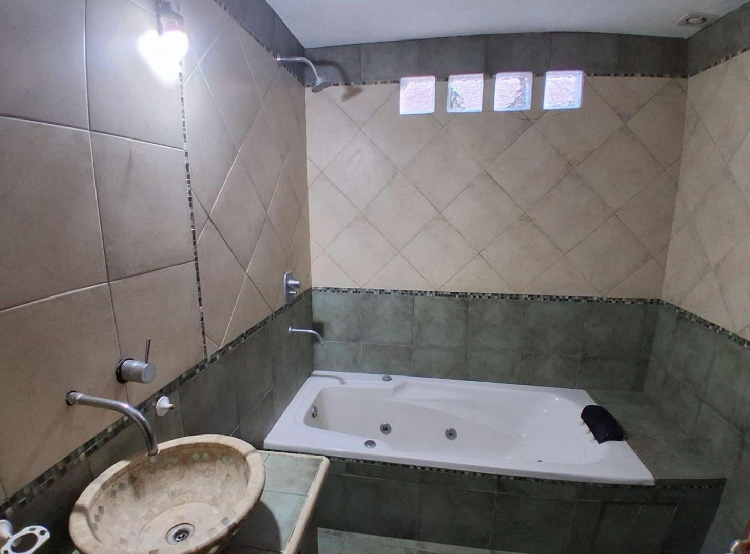 Foto de CASA 3 AMBIENTES VENTA CON PARQUE SAN VICENTE, imagen 4