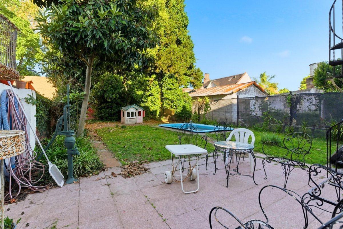 Foto de VENTA CASA CON TERRENO EN ADROGUE, imagen 1