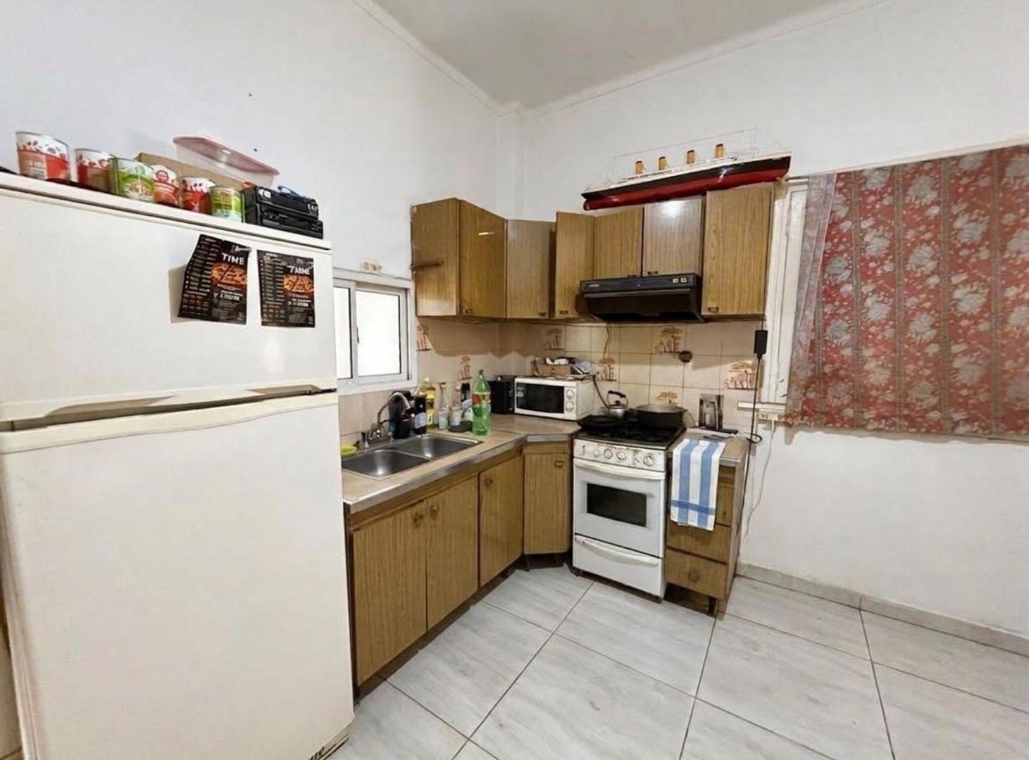 Foto de CASA 3 AMBIENTES EN VENTA +2 DPTOS LOMAS DE ZAMORA, imagen 2