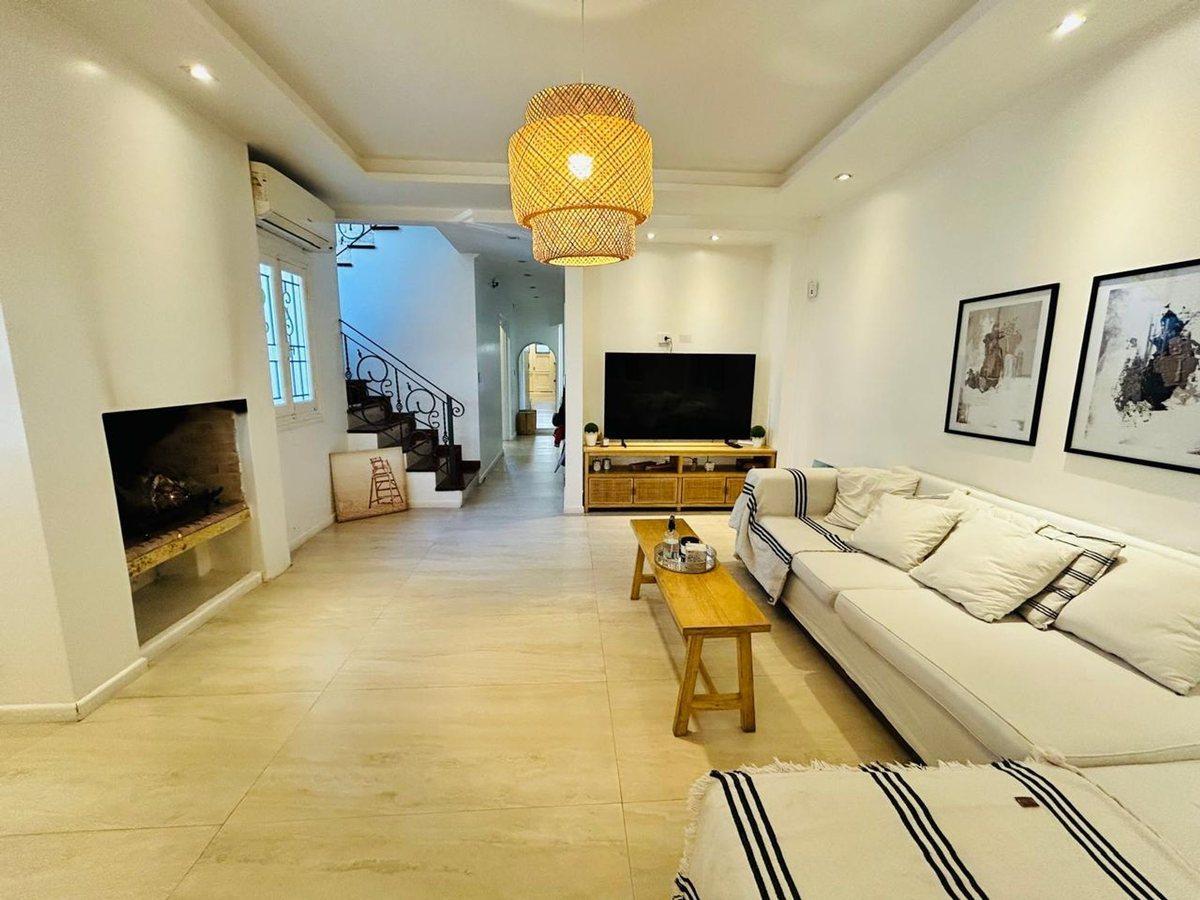 Foto de Casa 5 ambientes venta Remedios de Escalada, imagen 3
