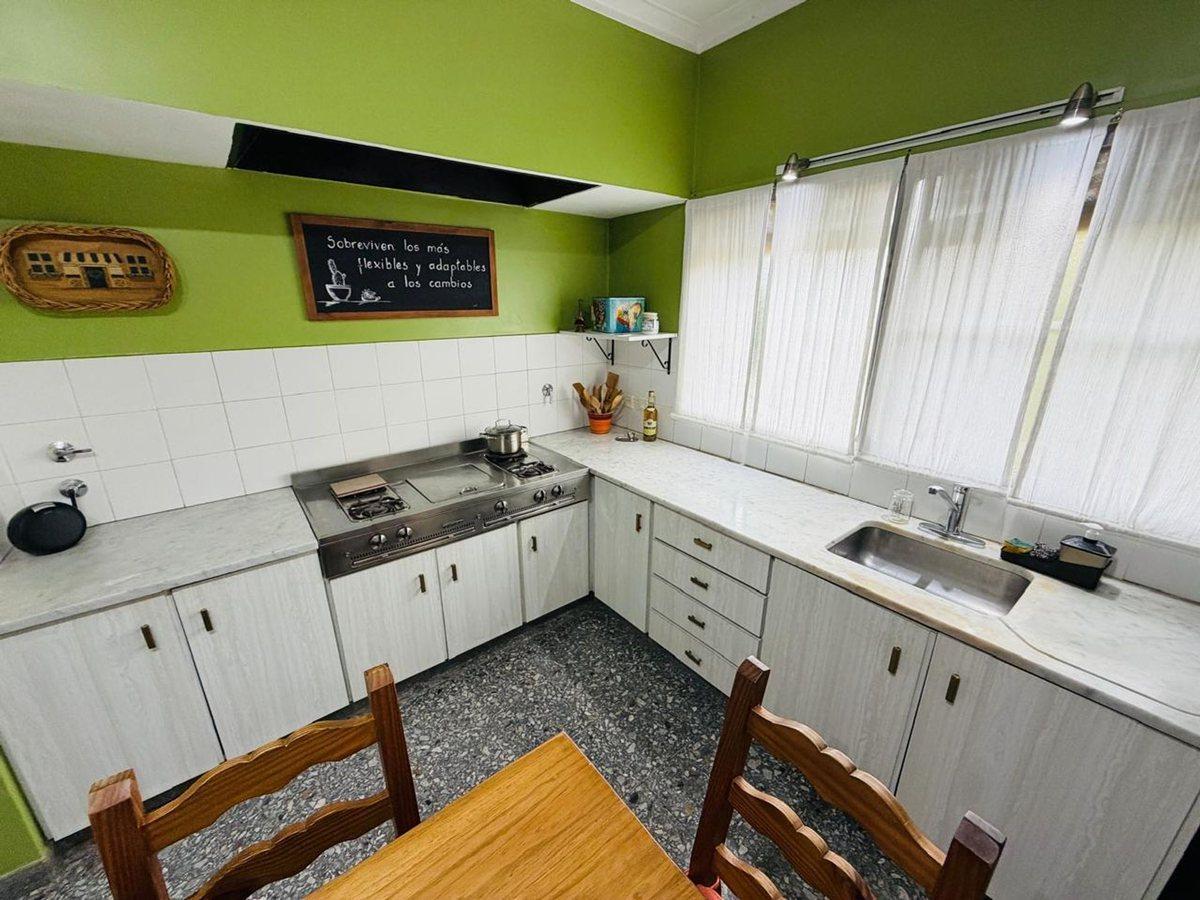 Foto de Departamento en PH venta 5 ambientes Temperley, imagen 5