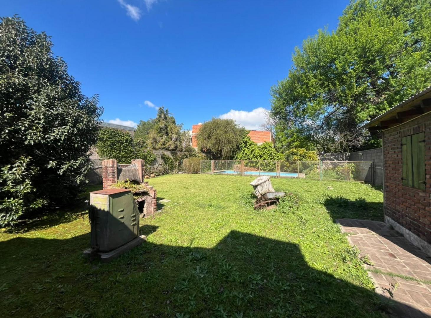 Foto de VENTA CASA 4 AMBIENTES BURZACO CON FONDO, imagen 1