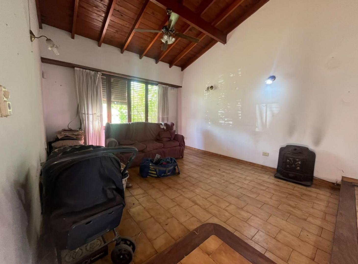 Foto de VENTA CASA 4 AMBIENTES BURZACO CON FONDO, imagen 5