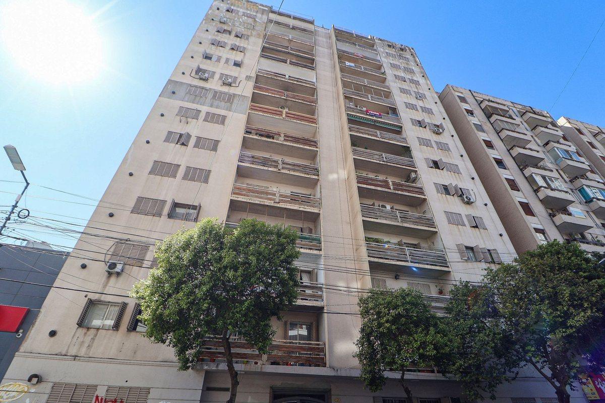 Foto de DEPARTAMENTO 4 AMBIENTES VENTA LOMAS DE ZAMORA, imagen 1