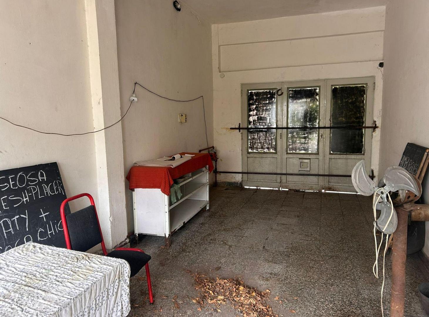 Foto de CASA 3 AMB EN VENTA EN TEMPERLEY A REFACCIONAR, imagen 2
