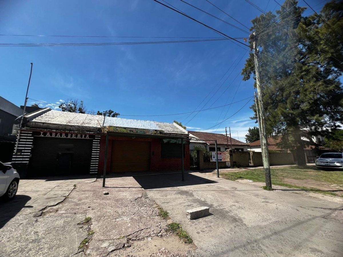 Foto de LOCAL VENTA MAS CASA DE 3 AMBIENTES AMPLIO LOTE, imagen 5