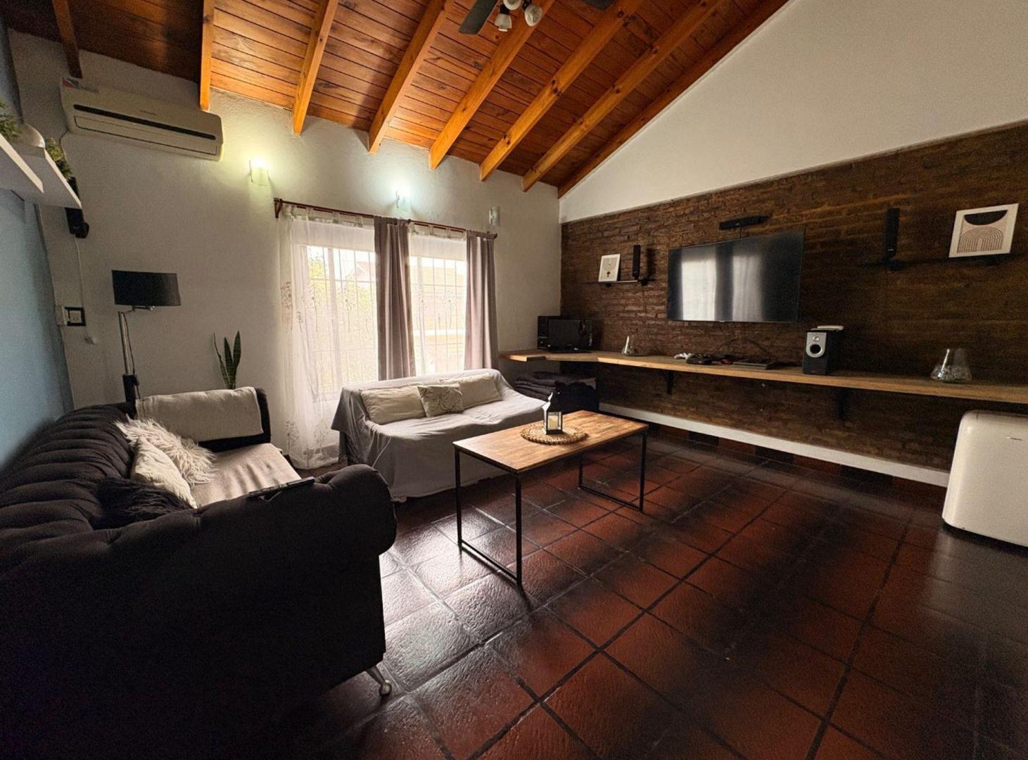 Foto de VENTA PH 3 AMB C/TERRAZA Y QUINCHO R. DE ESCALADA, imagen 2