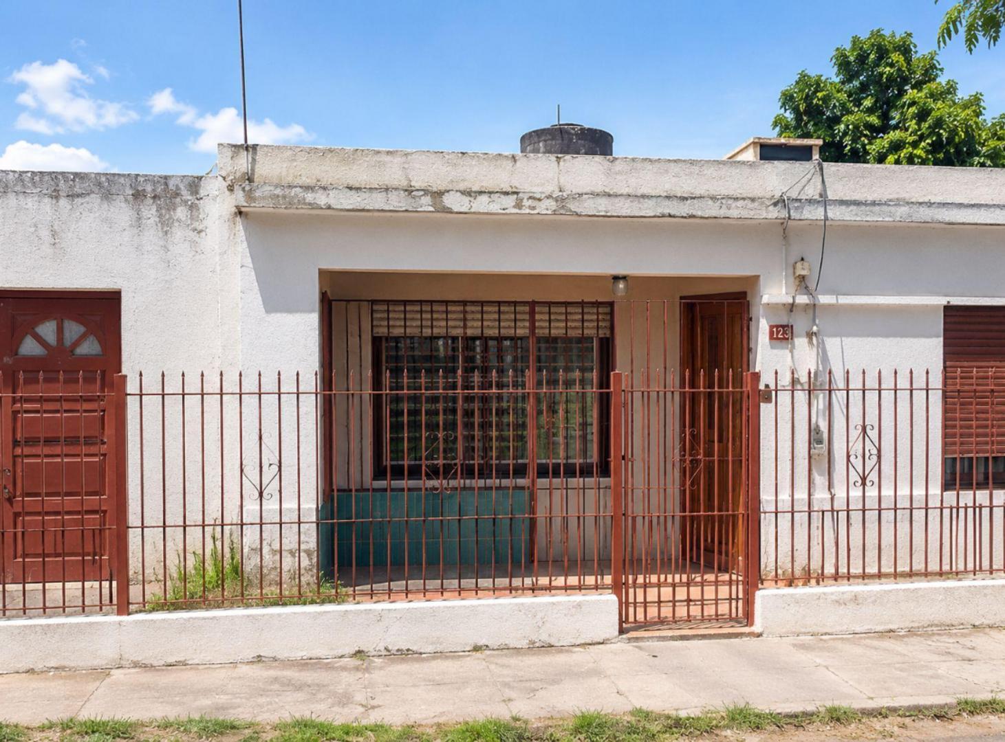 Foto de CASA 4 AMBIENTES APTA CRED BANFIELD, imagen 1