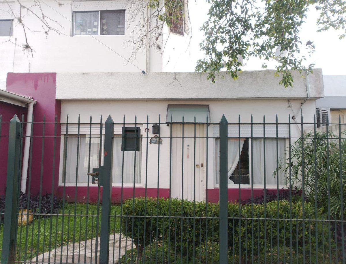 Foto de Casa de 5 ambientes con 325m centro de Llavallol, imagen 1