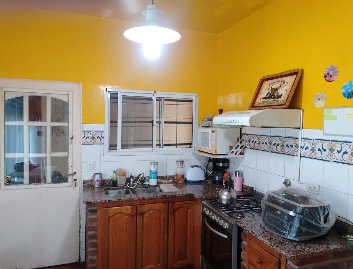 Foto de Casa de 5 ambientes con 325m centro de Llavallol, imagen 3