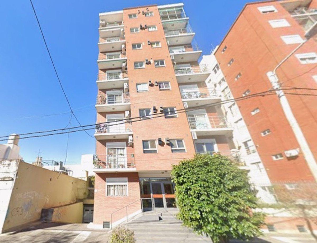 Foto de VENTA DE 1 COCHERA CUBIERTA EN LOMAS DE ZAMORA, imagen 2