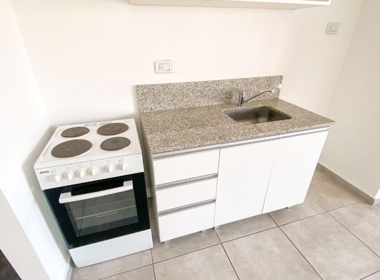 Foto de MONOAMBIENTE VENTA LANUS OESTE CON TERRAZA Y SUM, imagen 4