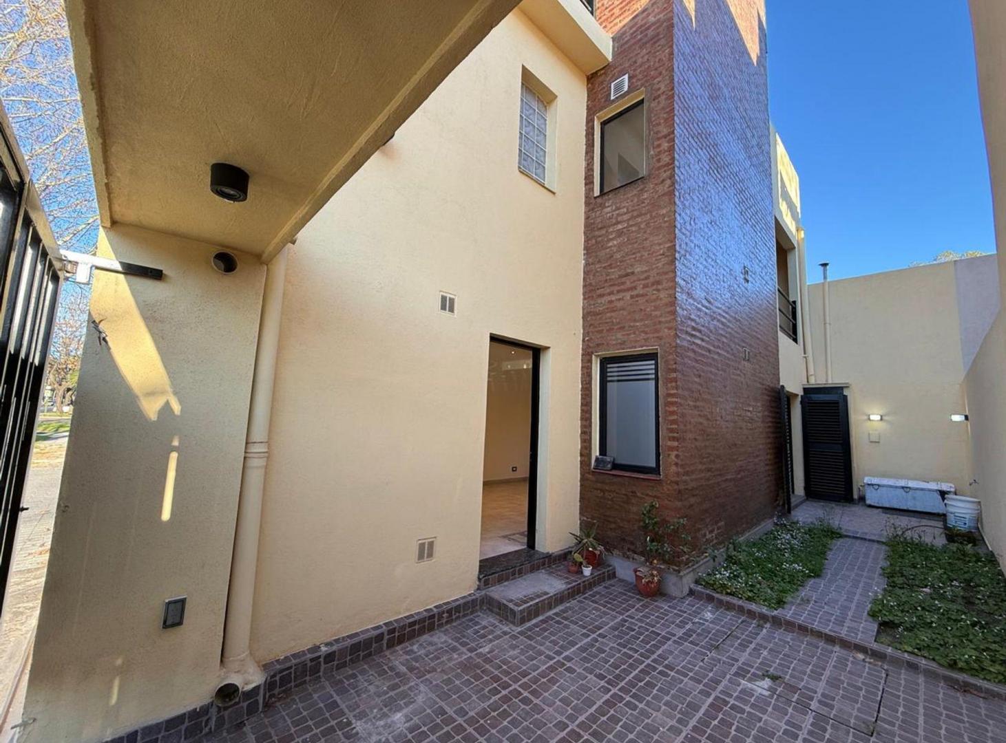 Foto de CASA DUPLEX 3 AMBIENTES VENTA LOMAS DE ZAMORA, imagen 5