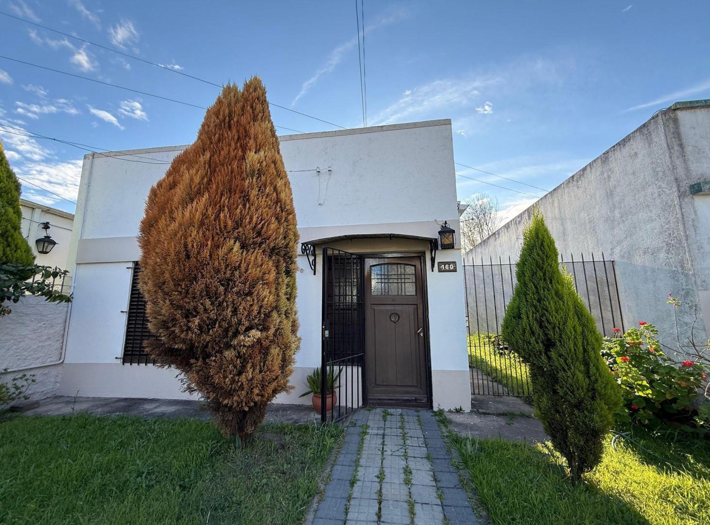 Foto de CASA 4 AMBIENTES VENTA LOMAS DE ZAMORA CON JARDÍN, imagen 2