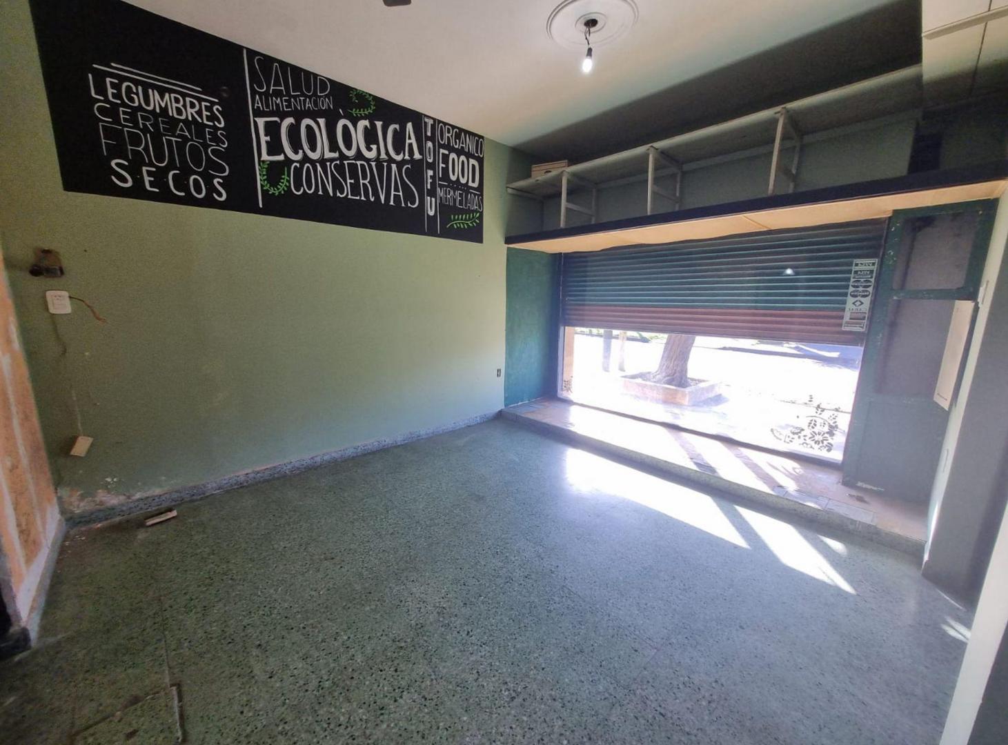 Foto de VENTA DE LOCAL CON DOS PERCIANAS LOMAS ZAMORA, imagen 1