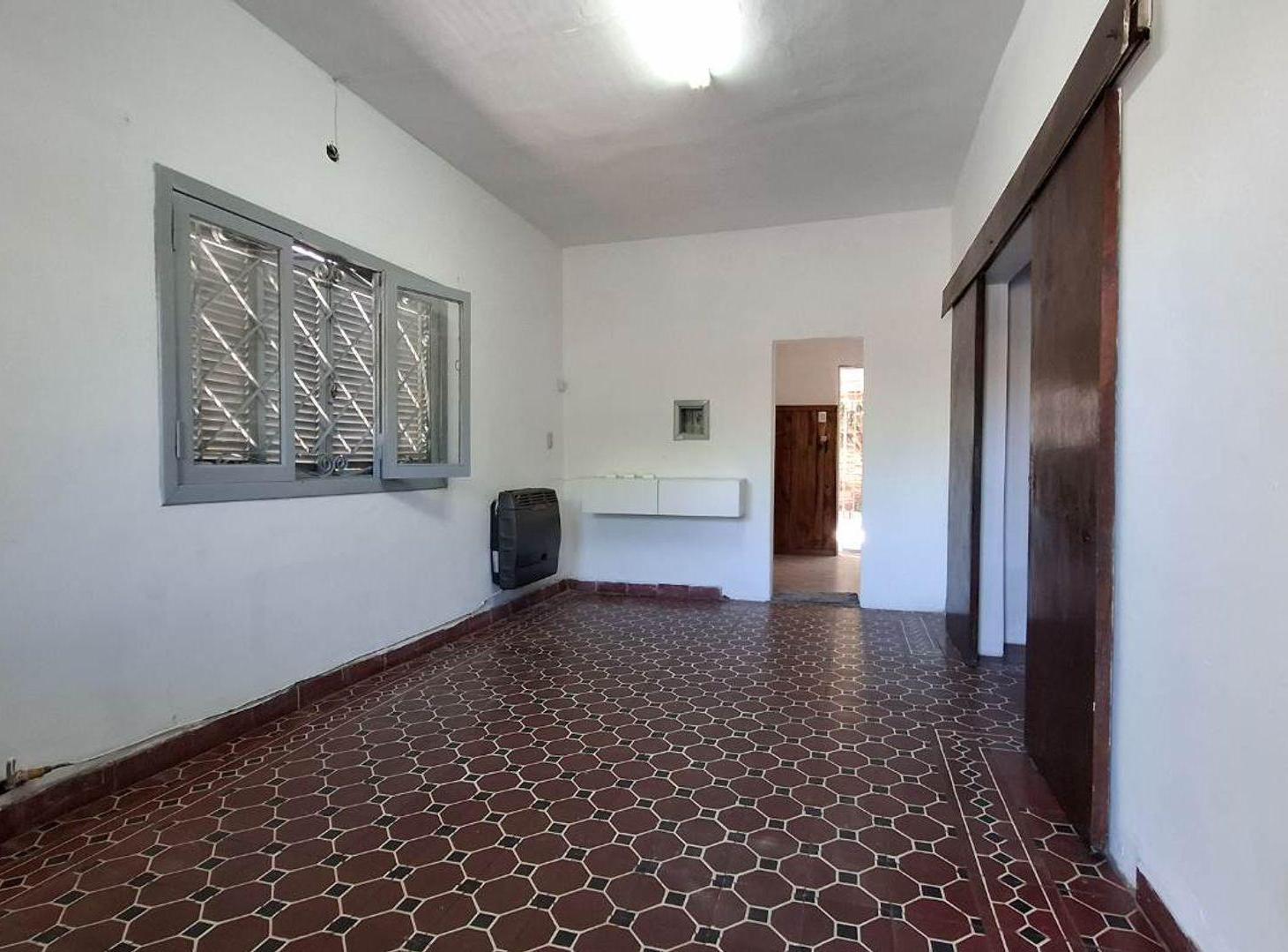 Foto de CASA 3 AMBIENTES VENTA BURZACO COCHERA Y PATIO, imagen 5