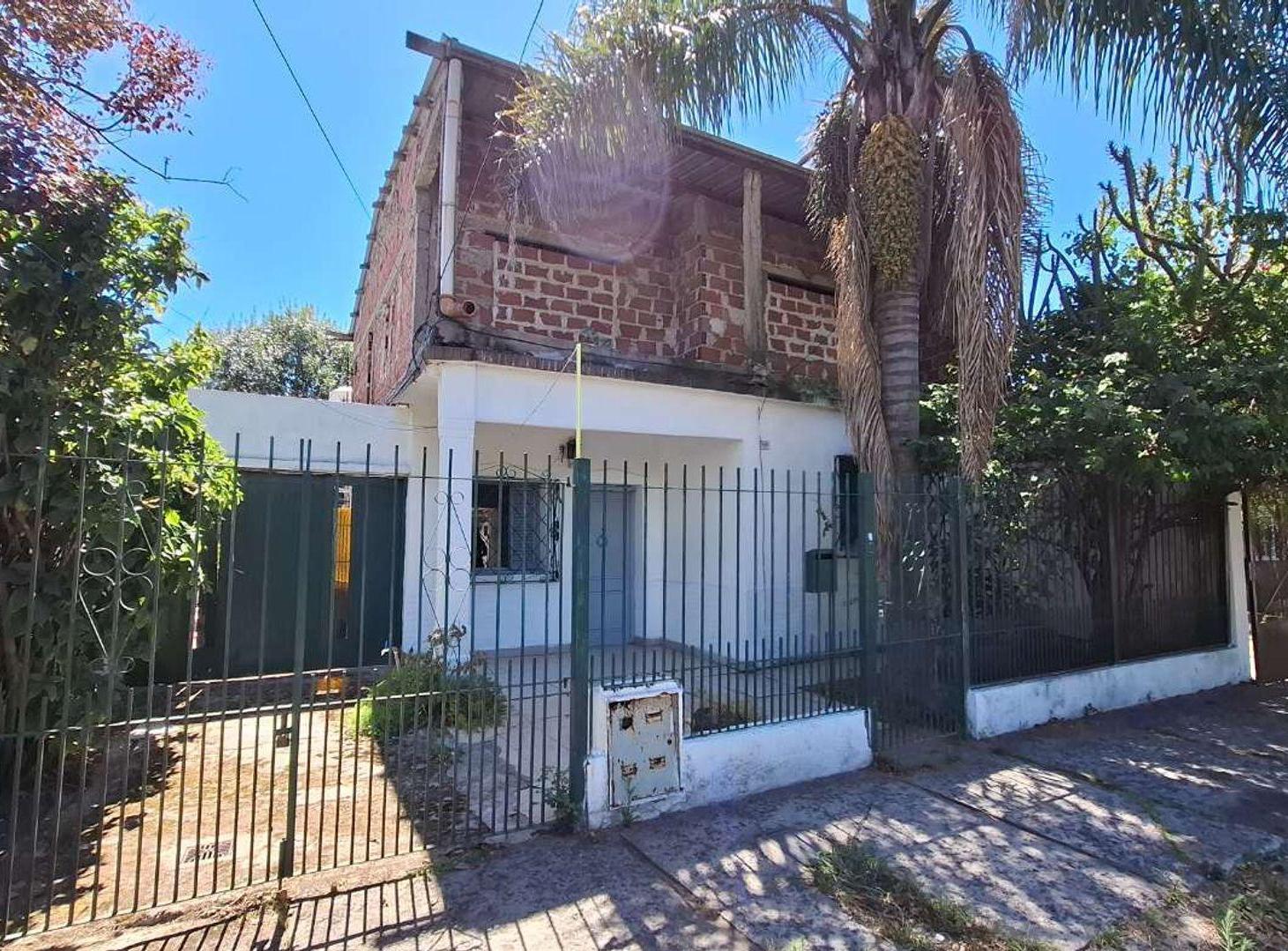 Foto de CASA 3 AMBIENTES VENTA BURZACO COCHERA Y PATIO, imagen 3