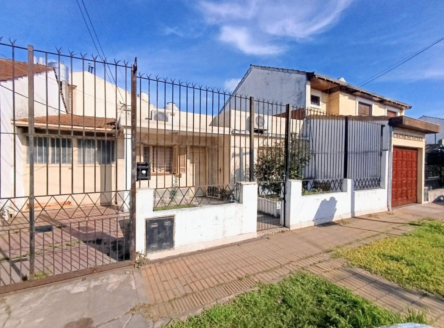 CASA 3 AMBIENTES EN VENTA BURZACO APTO CREDITO