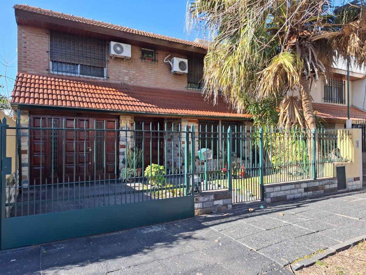 Foto de CASA 4 AMBIENTES VENTA LOMAS APTA CREDITO, imagen 1