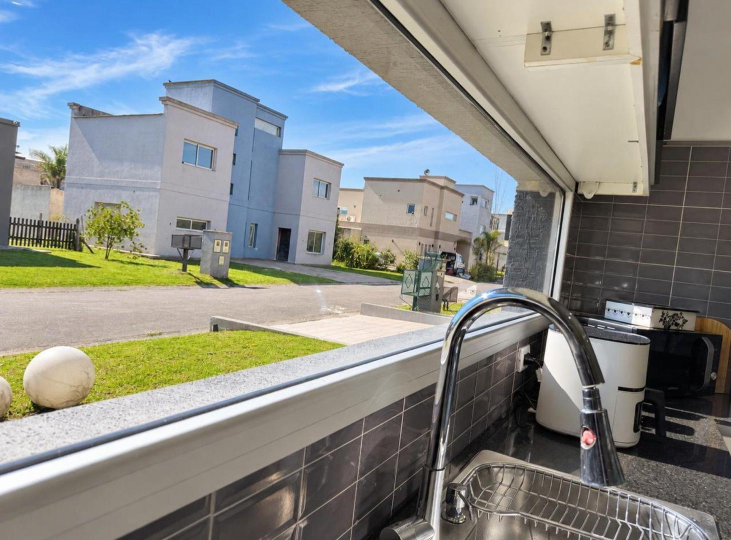 Foto de CASA EN DOS PLANTAS C/PILETA CASUARINAS PREMIUM, imagen 5
