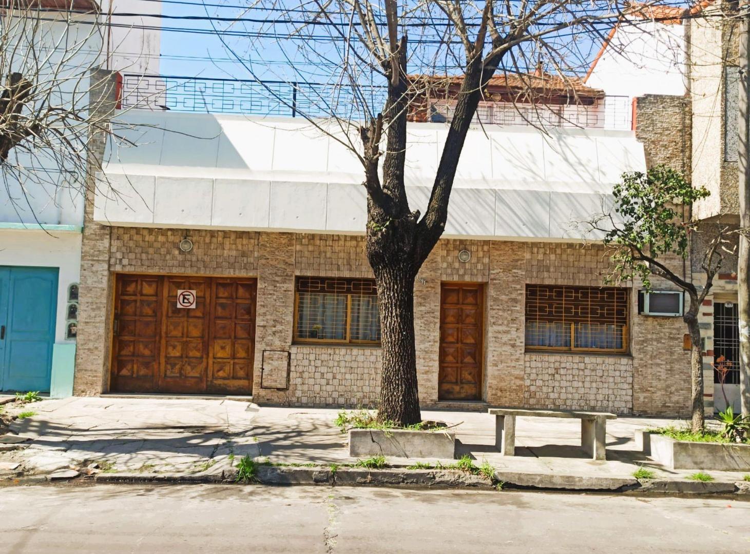 Foto de PH AL FRENTE VENTA LANUS CON GARAJE Y TERRAZA, imagen 2