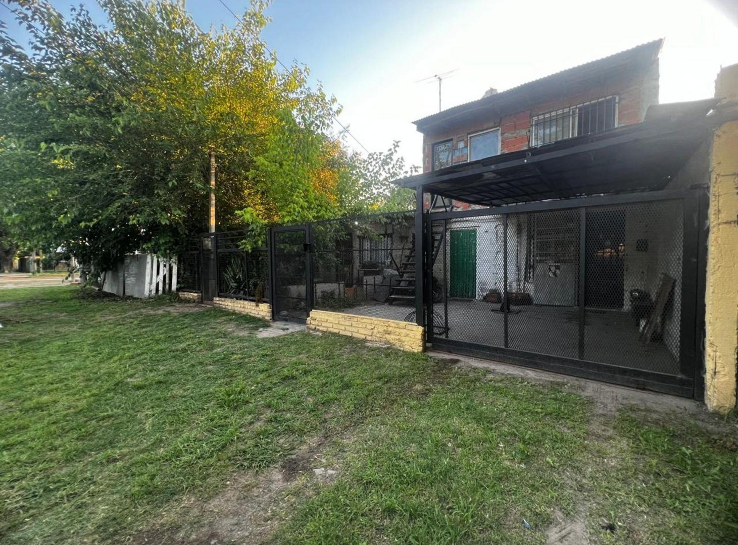 Foto de CASA VENTA 3 AMBIENTES SAN VICENTE MAS 2 DEPTOS, imagen 1
