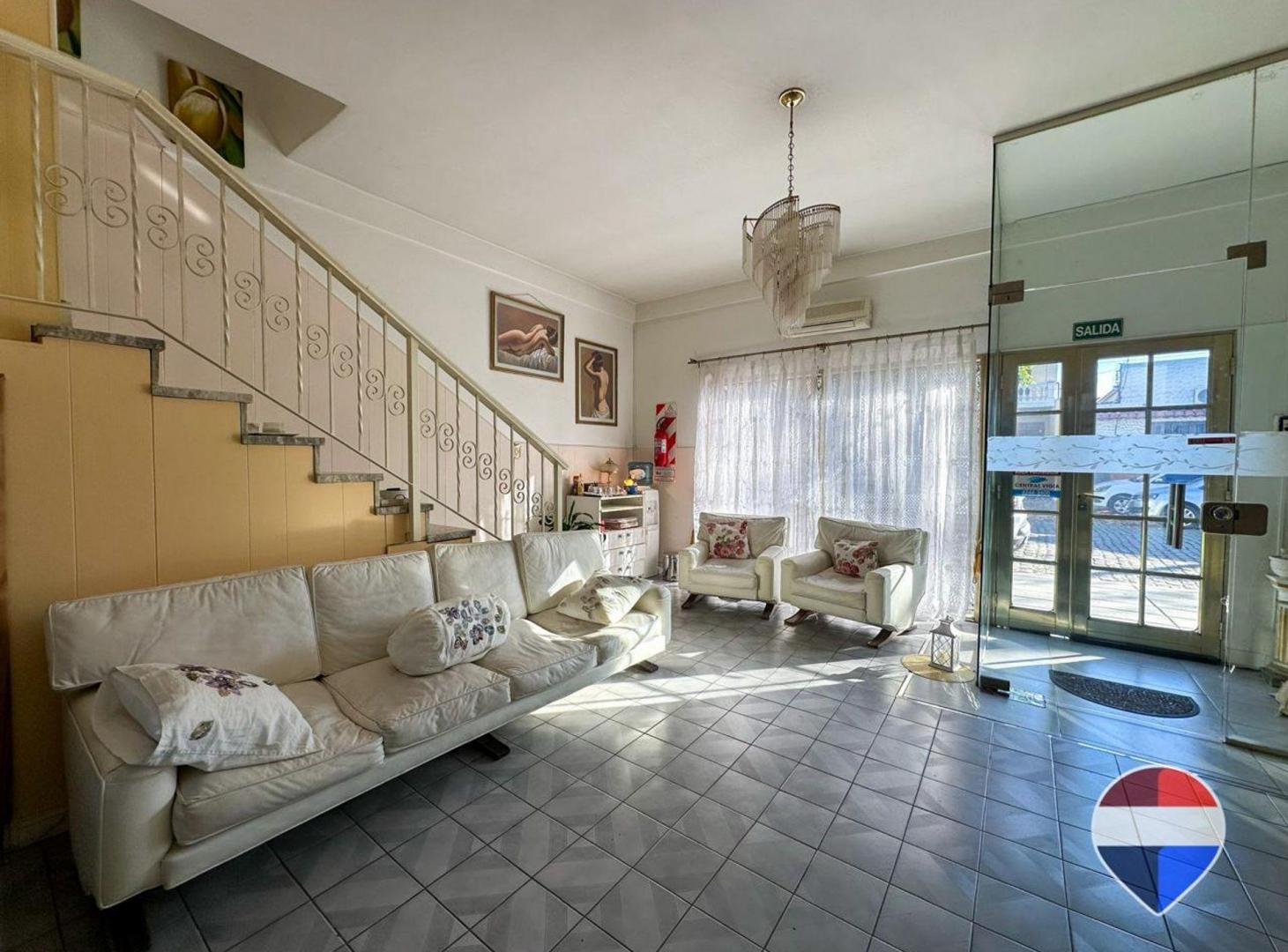 Foto de CASA 6 AMB EN VENTA CON PILETA LOMAS DE ZAMORA, imagen 2