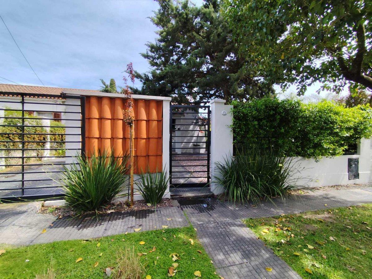 Foto de CASA EN VENTA BAARRIO UNO CON PILETA Y COCHERA, imagen 3