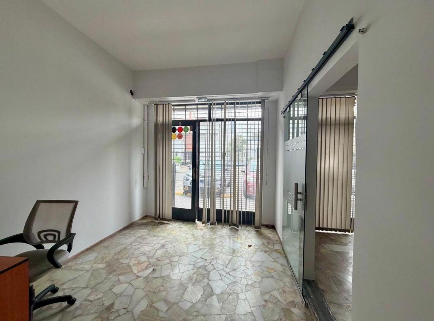 Foto de PH 4 AMBIENTES CON DOS LOCALES EN VENTA BANFIELD, imagen 5