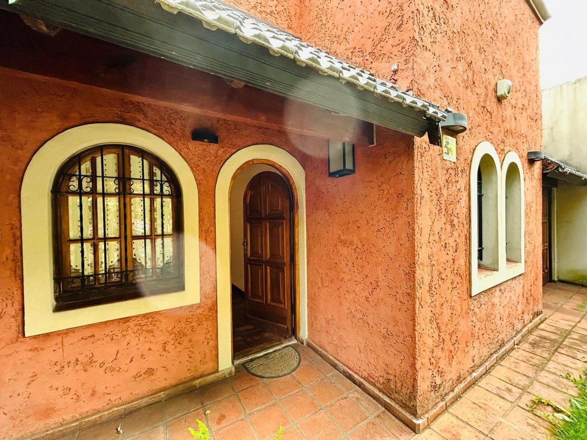 Foto de Casa 7 ambientes 5 habitaciones alquiler Temperley, imagen 4