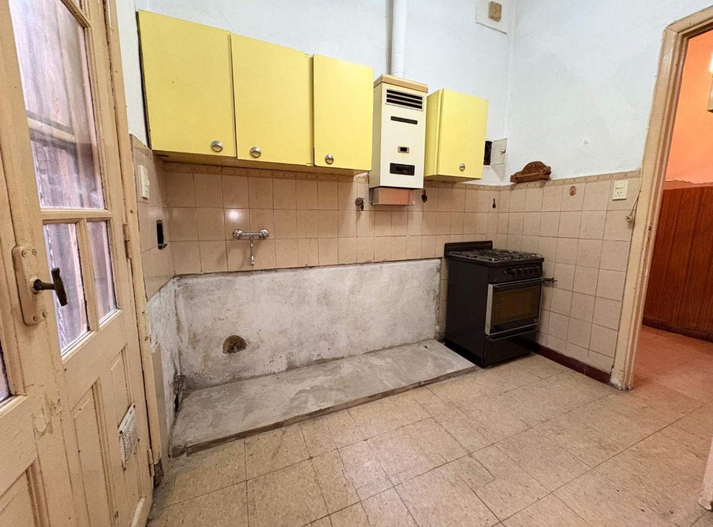 Foto de PH VENTA LANUS ESTE a Remodelar c/Terraza Interno, imagen 3