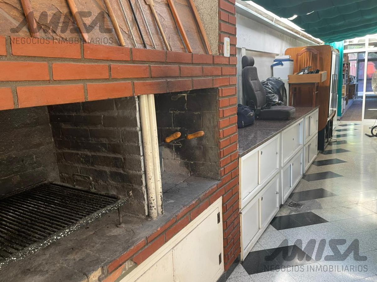 Imponente Chalet 4 Dorm. en Venta - Una de Las Zonas Más Lindas de Funes 5