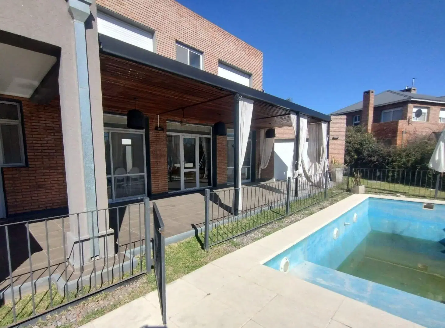 Casa en Cadaqués, Funes Hills, de 3 dormitorios, 3 baños, piscina. 3